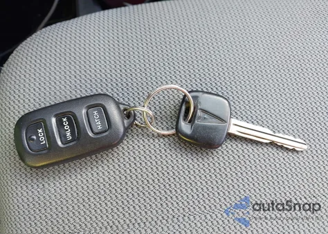 2004 Pontiac Vibe z USA, uszkodzony, nr VIN 5Y2SL64874Z446621